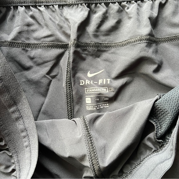 Nike Men's Black Training Athletic Shorts NWT - Picture 4 of 7